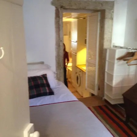 Delightful Patio Flat Apartment Lisbon