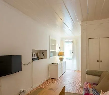 Delightful Patio Flat Apartment *